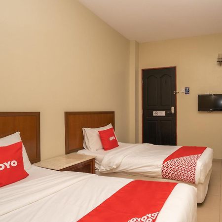De Clinique Hotel Kampong Pasir Bogak Exteriör bild