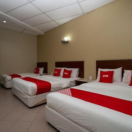 De Clinique Hotel Kampong Pasir Bogak Exteriör bild