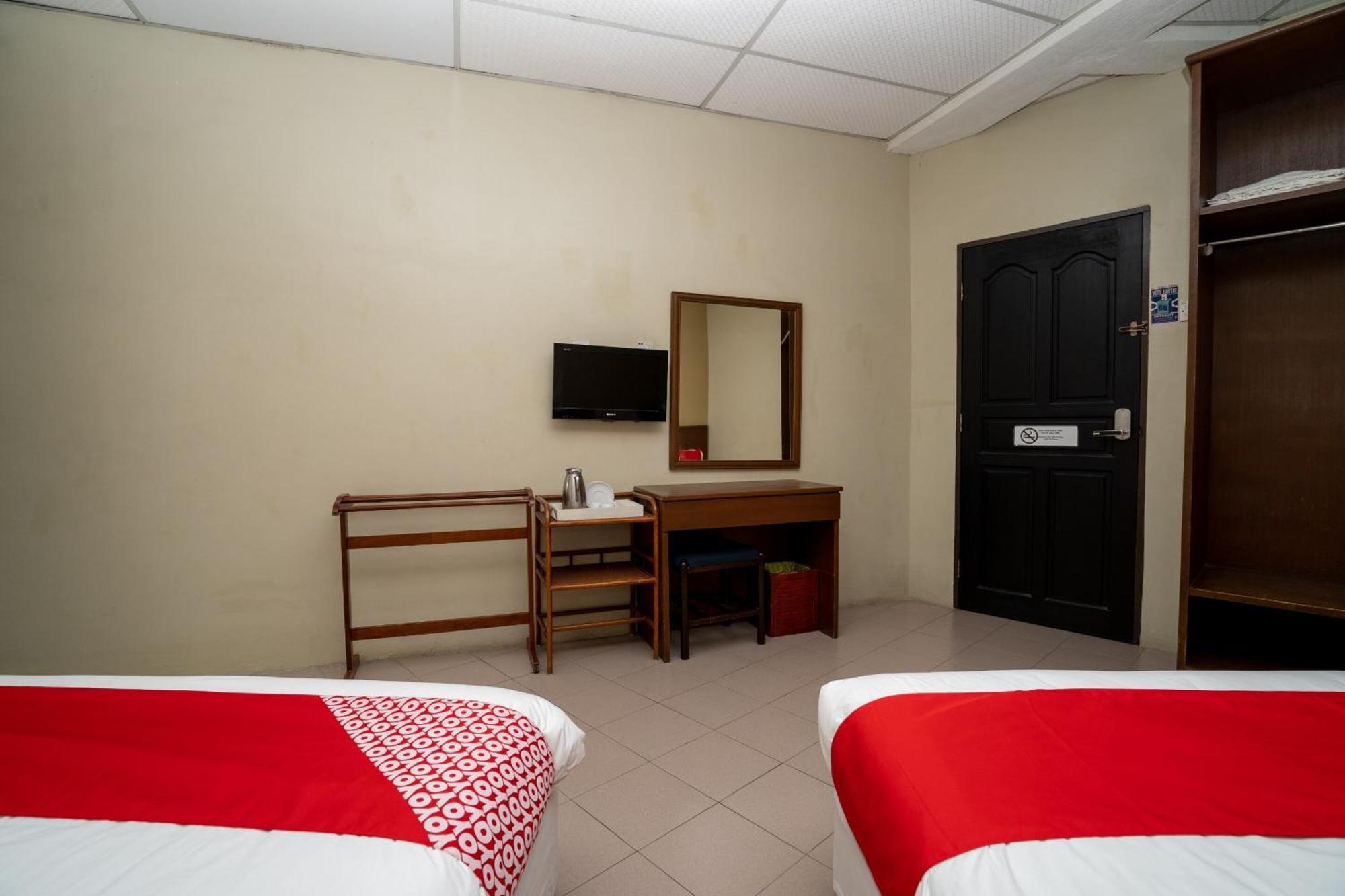 De Clinique Hotel Kampong Pasir Bogak Exteriör bild