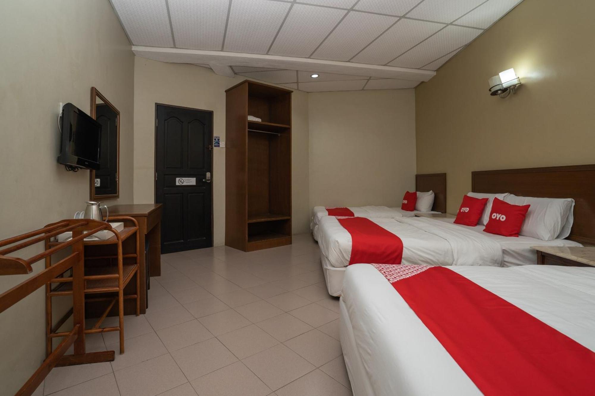 De Clinique Hotel Kampong Pasir Bogak Exteriör bild