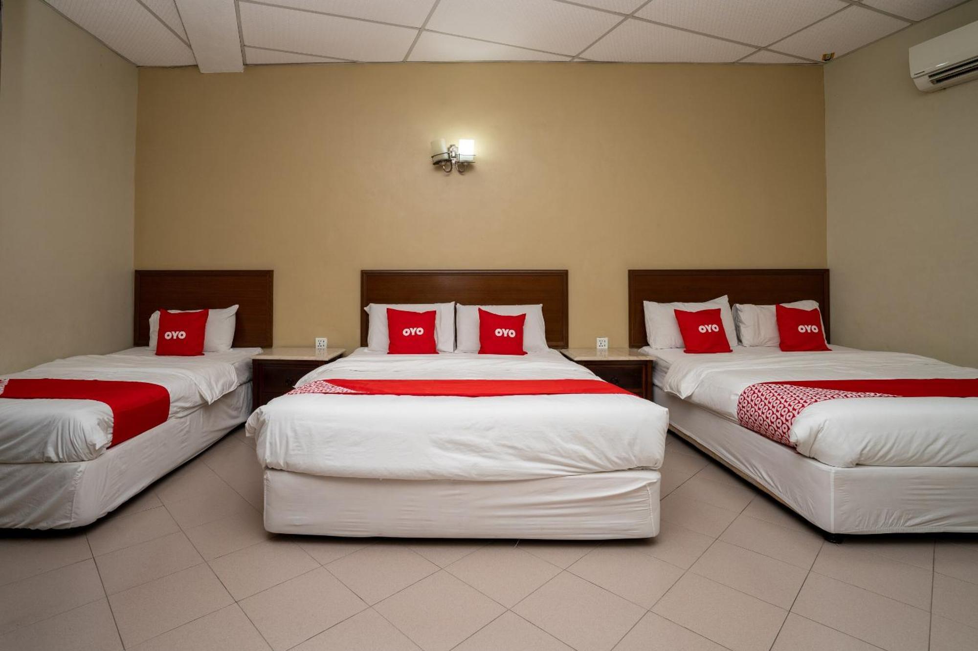 De Clinique Hotel Kampong Pasir Bogak Exteriör bild