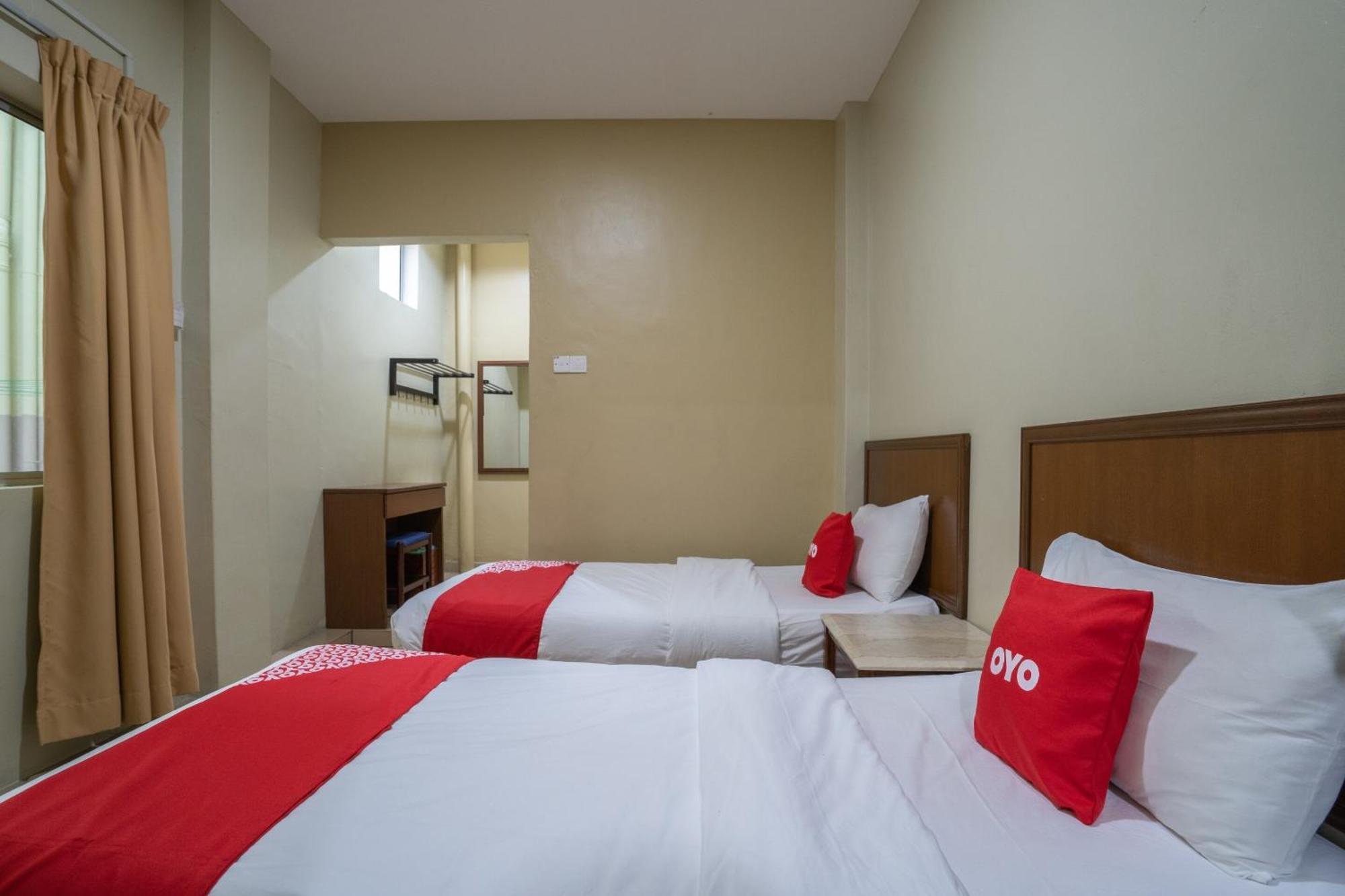 De Clinique Hotel Kampong Pasir Bogak Exteriör bild