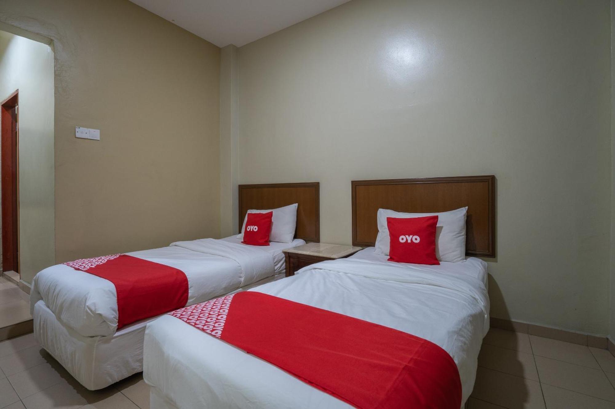 De Clinique Hotel Kampong Pasir Bogak Exteriör bild