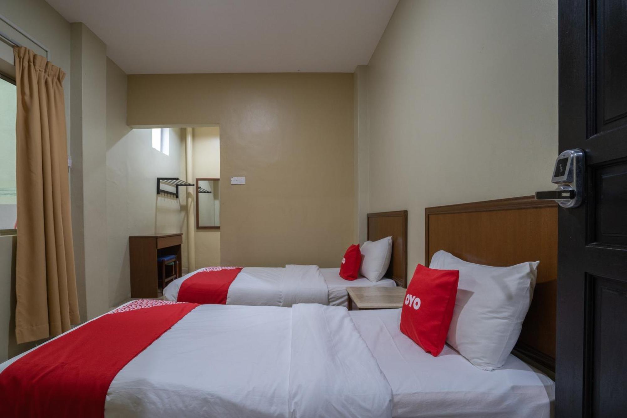 De Clinique Hotel Kampong Pasir Bogak Exteriör bild