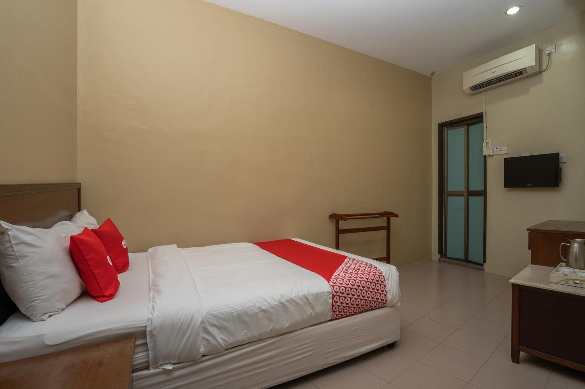 De Clinique Hotel Kampong Pasir Bogak Exteriör bild