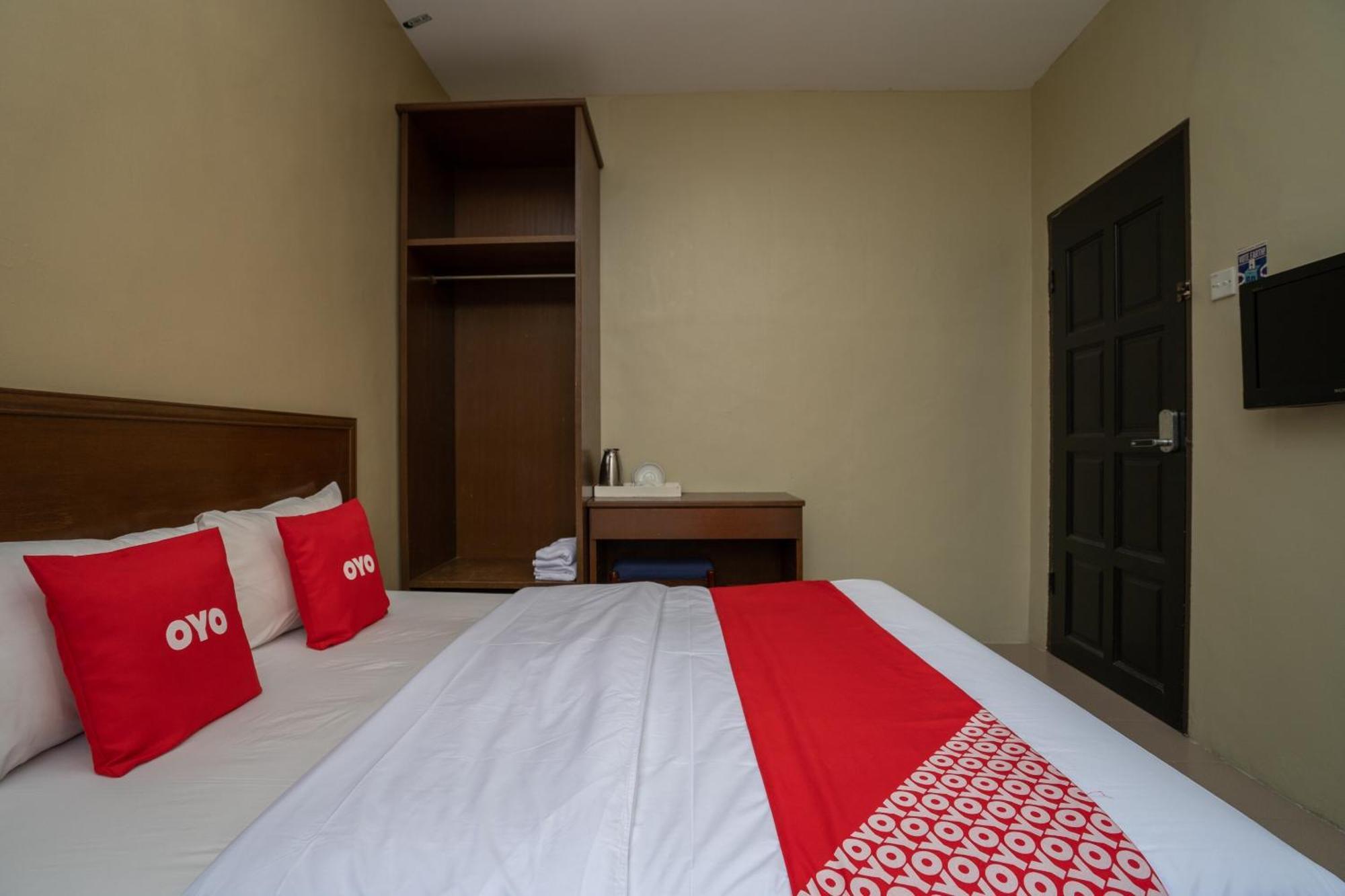 De Clinique Hotel Kampong Pasir Bogak Exteriör bild