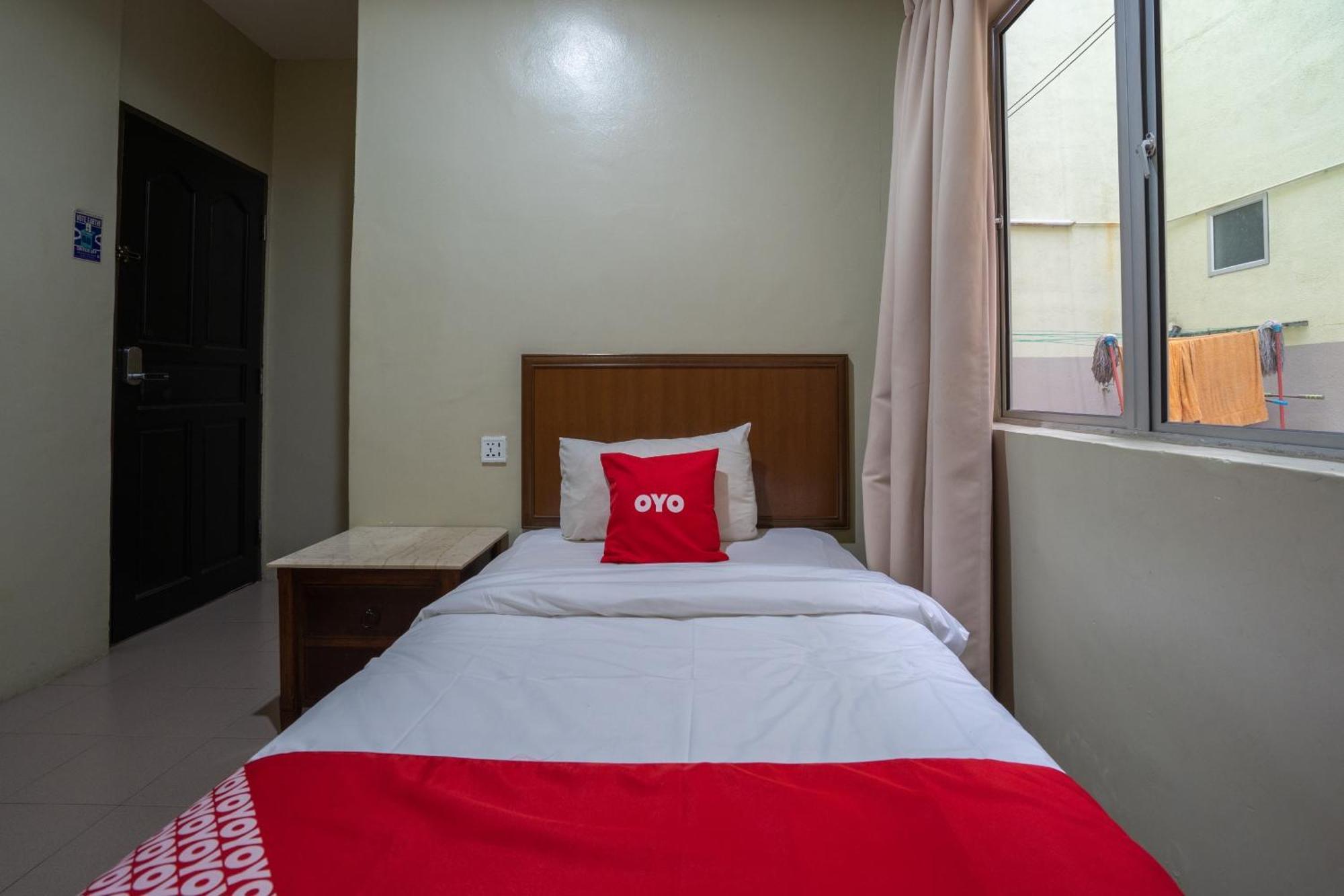 De Clinique Hotel Kampong Pasir Bogak Exteriör bild