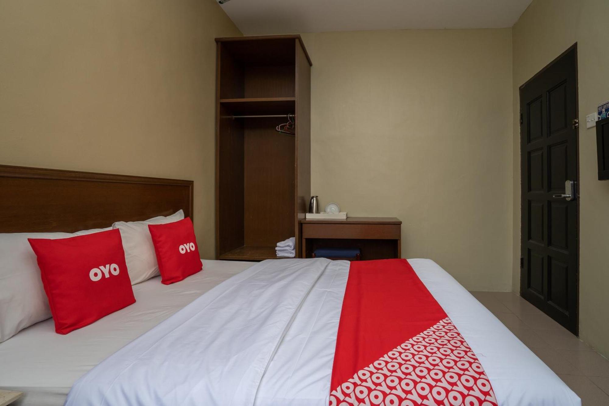 De Clinique Hotel Kampong Pasir Bogak Exteriör bild