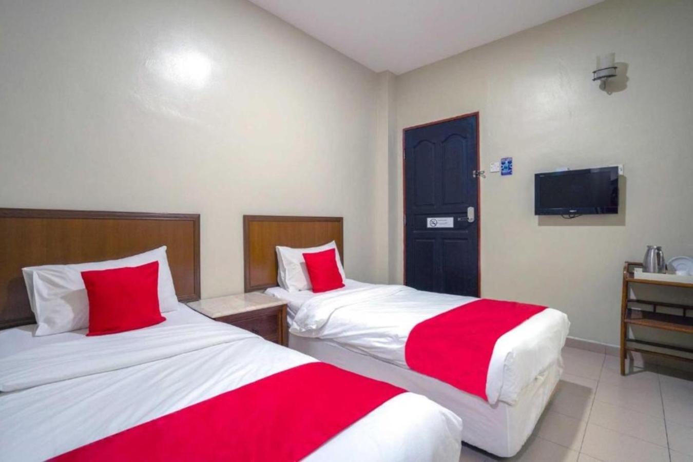 De Clinique Hotel Kampong Pasir Bogak Exteriör bild