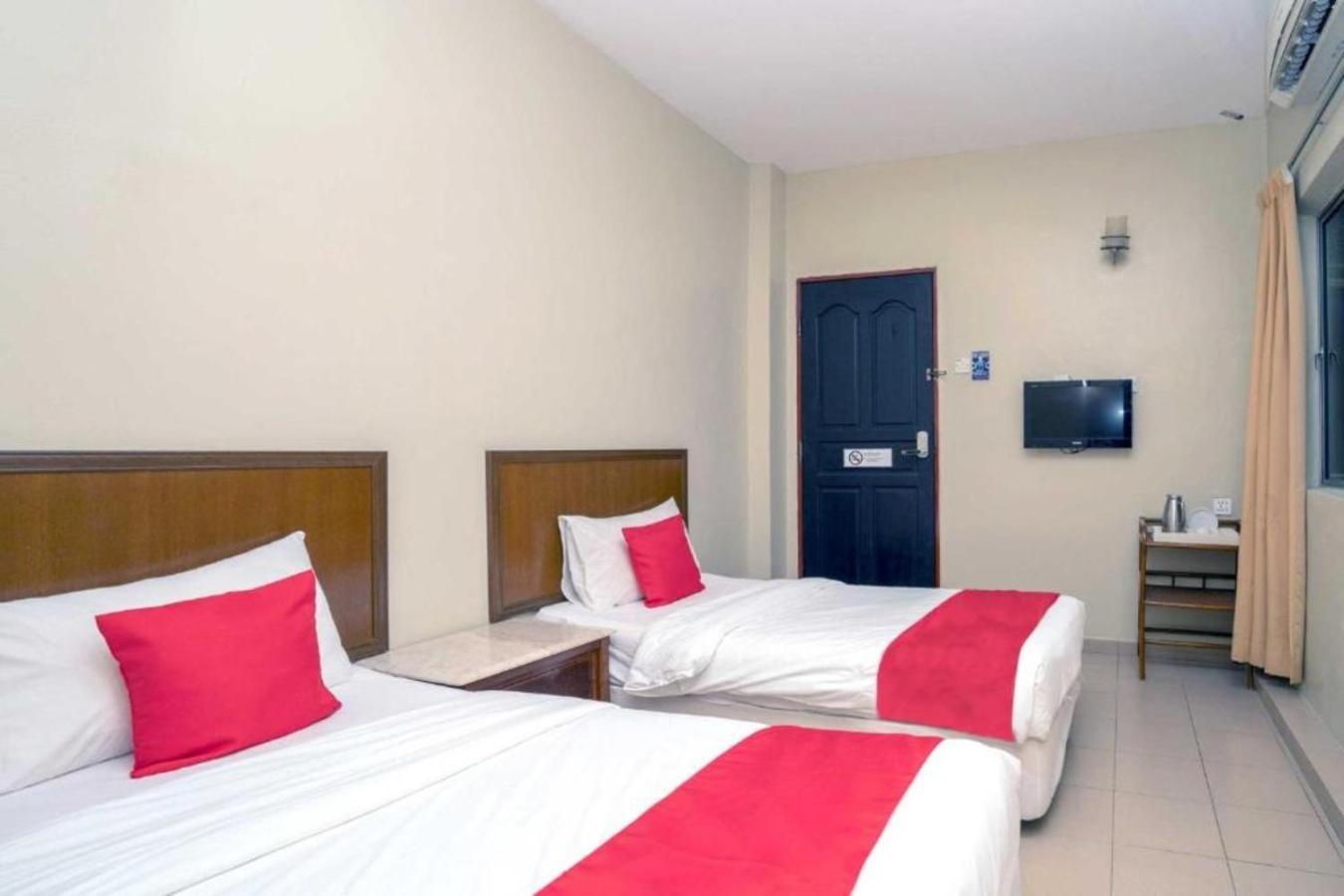 De Clinique Hotel Kampong Pasir Bogak Exteriör bild