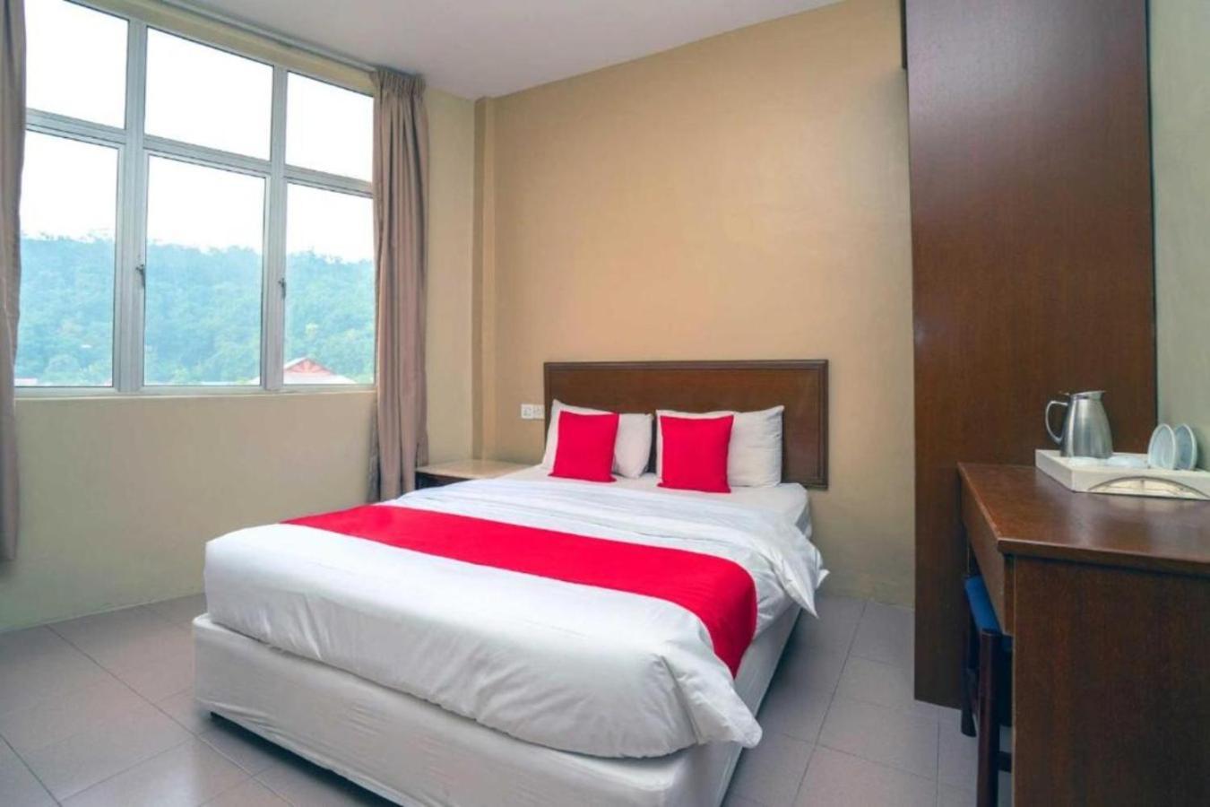 De Clinique Hotel Kampong Pasir Bogak Exteriör bild