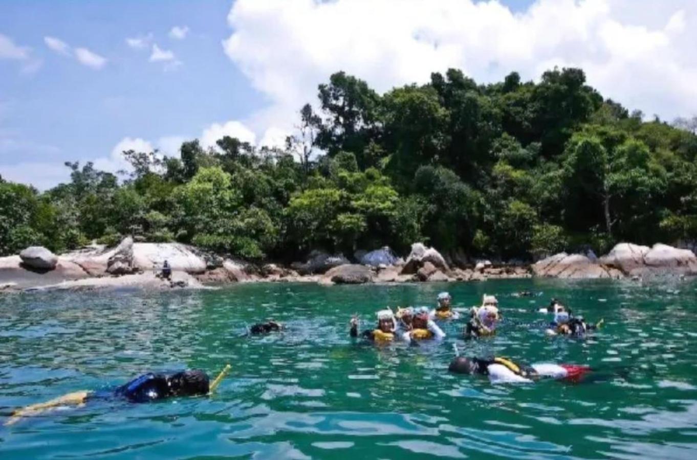 De Clinique Hotel Kampong Pasir Bogak Exteriör bild